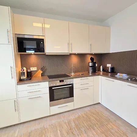 Strandvillen - Mit 1 Schlafzimmer Und Balkon Dr-421