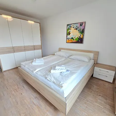 Strandvillen - Mit 1 Schlafzimmer Und Balkon Dr-421